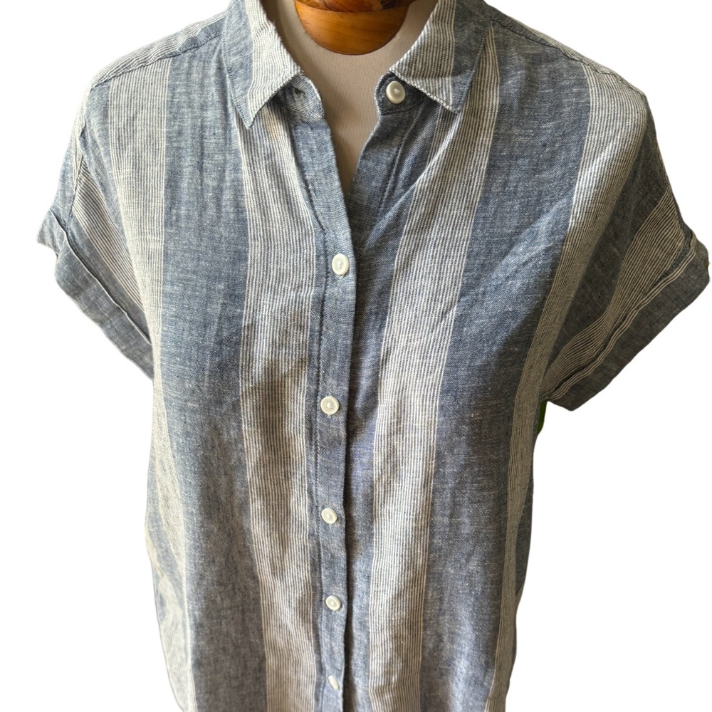 Beach lunch lounge tip in size small. Linen/ cotton blend